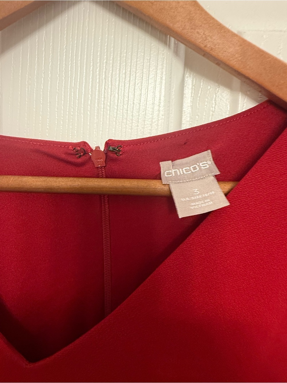Chico’s Red V-Neck Shift Dress with Flare Sleeves Size 3 - Picture 2 of 5